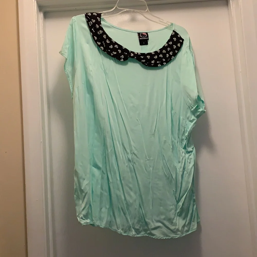 Mint Hello Kitty Collared Top Torrid size 1 - Picture 2 of 7